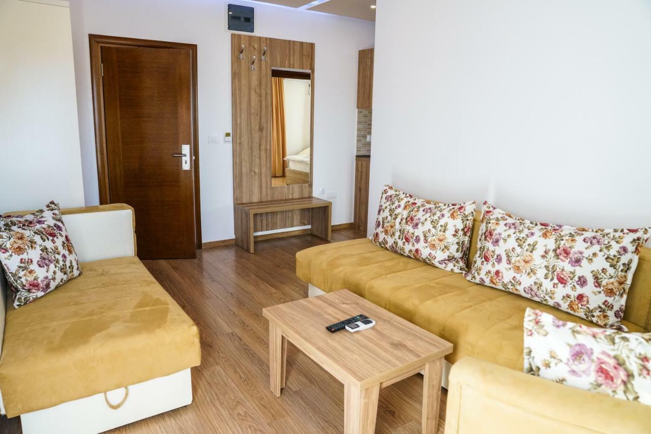 Apart Hotel Llolla Улцинь Экстерьер фото
